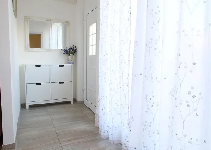 아파트 With 3 Bedrooms And Free Private Parking *